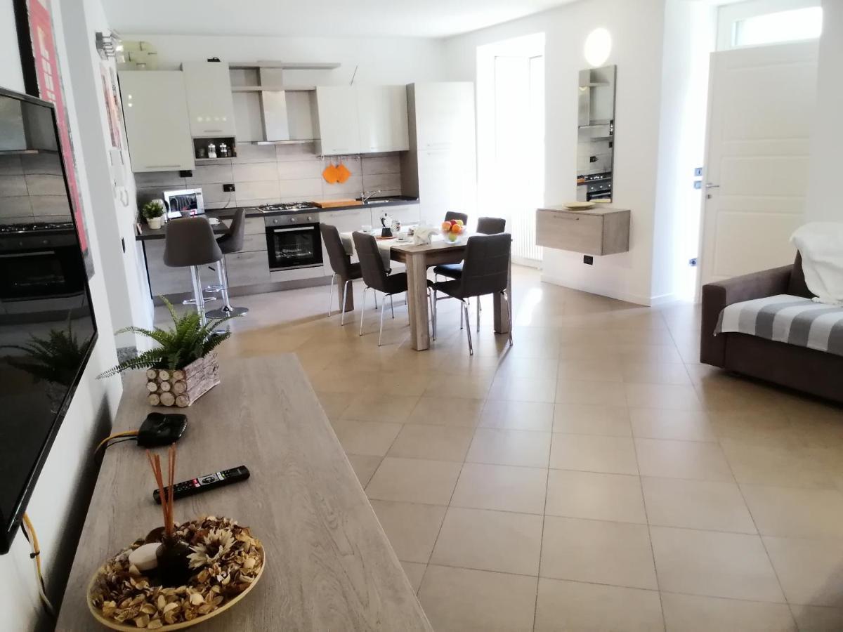Bellagio Dreams Apt, Pool, With Private Garden, Near Lake Екстер'єр фото