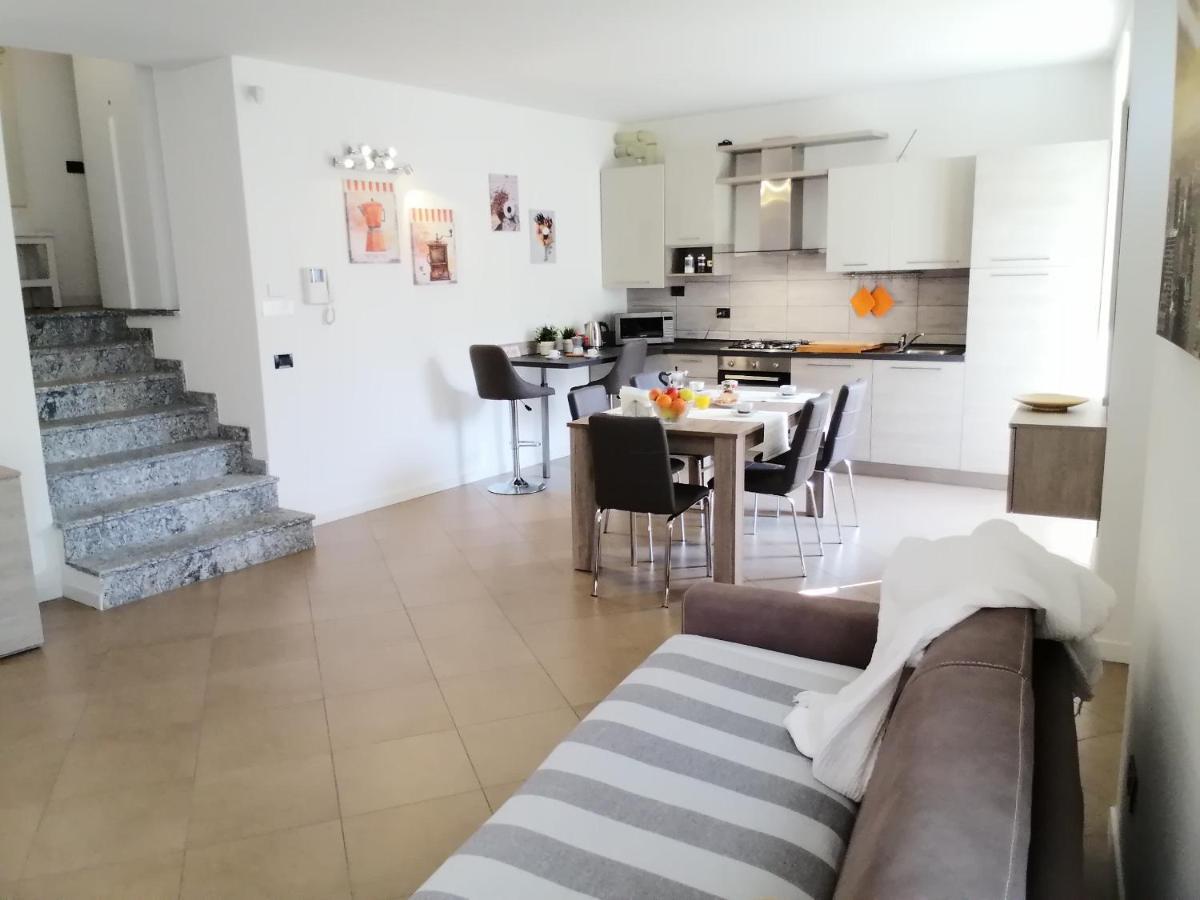 Bellagio Dreams Apt, Pool, With Private Garden, Near Lake Екстер'єр фото
